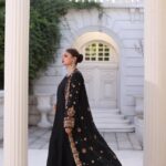 Black Front Open Gown - image 7